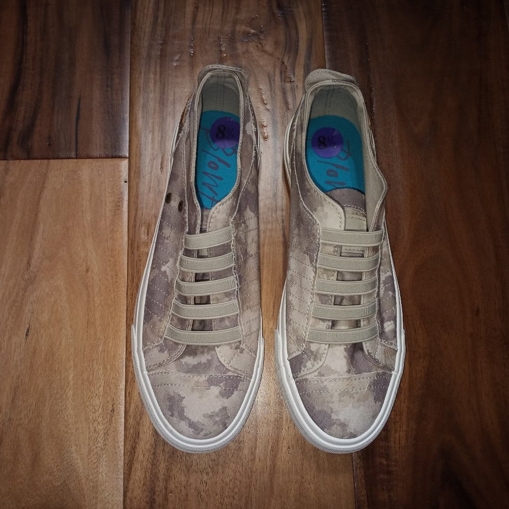 Blowfish Malibu 8.5M Sneakers Slip On Stretch Comfort NWT